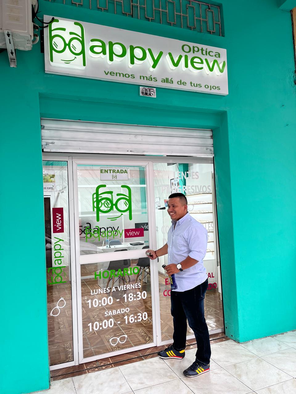 Fachada del local de Happy View Óptica